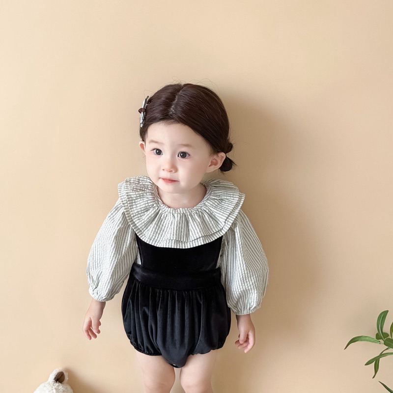 Set yếm tuyết nhung đen kèm áo sơ mi kẻ cổ bèo cho bé gái thời trang thu đông