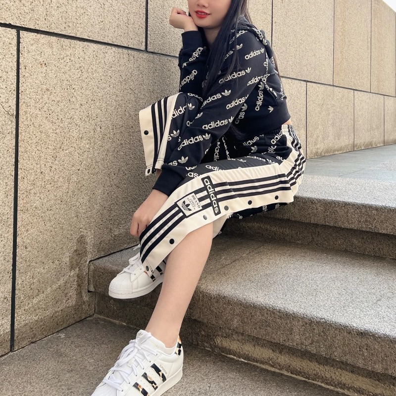 Áo khoác adidas HM4889