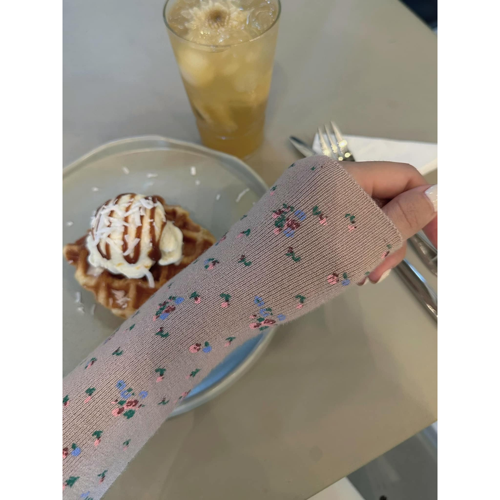 Áo tay dài hoa nhí