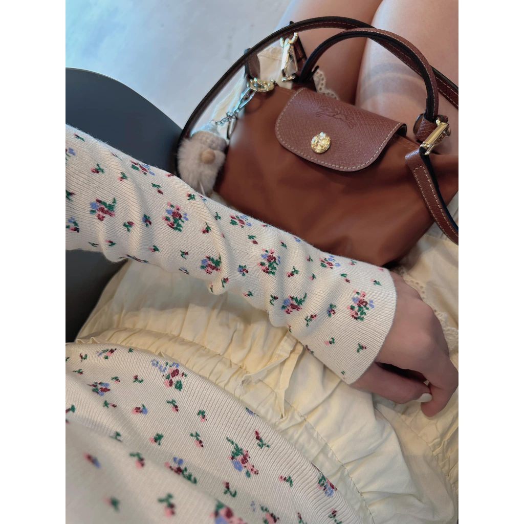 Áo tay dài hoa nhí