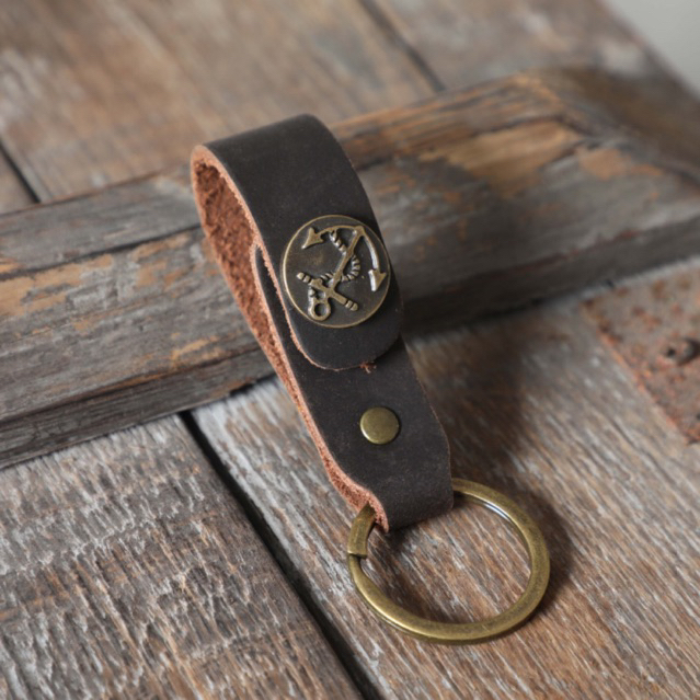 Móc chìa khoá Handmade da thật cúc bấm ngẫu nhiên