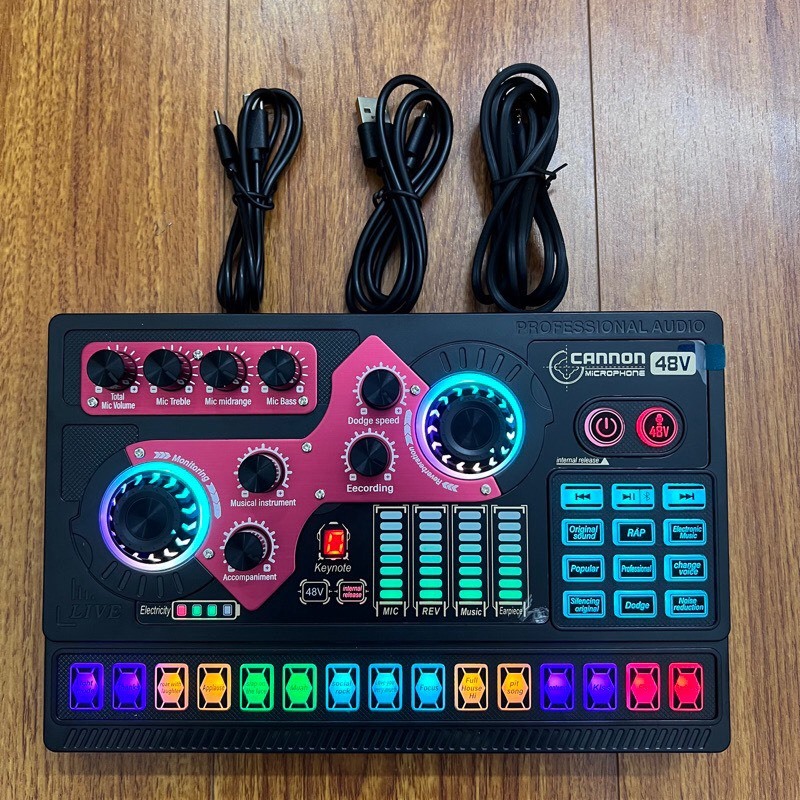 Bộ Sound card X5 và mic thu âm Takstar SM8B có dây 3m và tai nghe nhét tai đi kèm