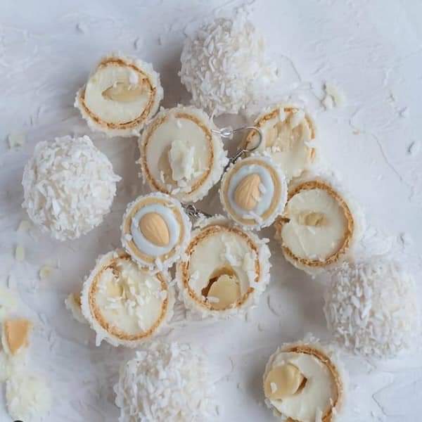 Kẹo Raffesilo Socola bọc dừa Hộp Nơ Đỏ 300g