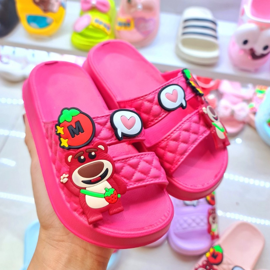 Dép bánh mì 2 quai cho bé gái hình gấu dâu siêu đẹp êm chân bé đế cao 3,5cm siêu nhẹ mềm