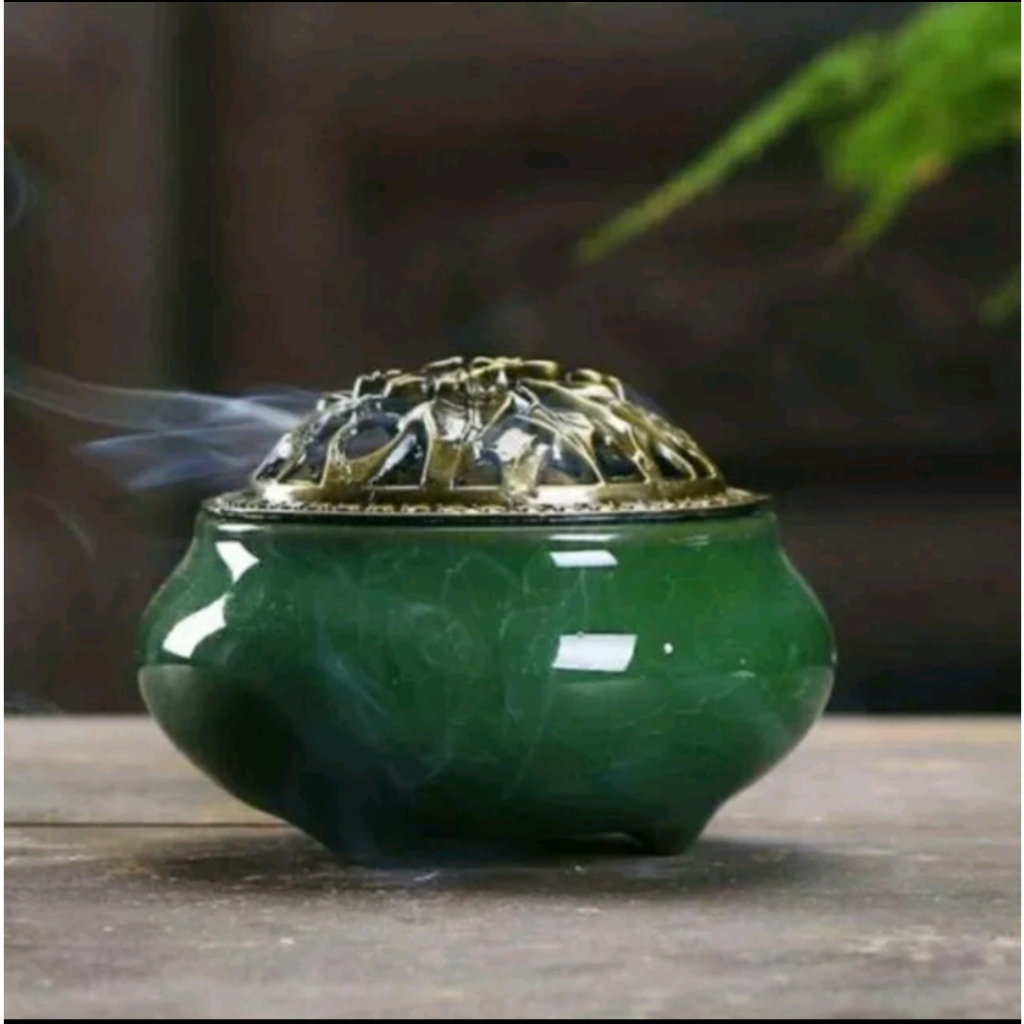 Lư Sứ Xông Nụ Trầm