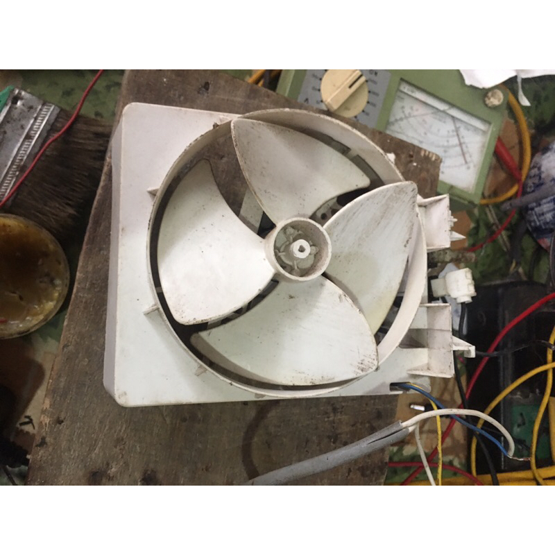 Quạt mini 220v cũ chế máy hút khói chì hàn quạt thông gió