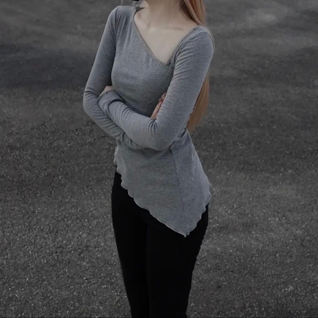 Áo Thun Xẻ Vạt Xéo LALISA Áo Dáng Ôm Body Chất Thun Sexy Kiểu Màu Đen Xám Phong Cách Năng Động Hàn Quốc AO002