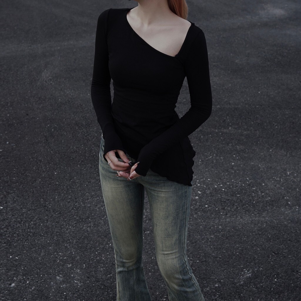 Áo Thun Xẻ Vạt Xéo LALISA Áo Dáng Ôm Body Chất Thun Sexy Kiểu Màu Đen Xám Phong Cách Năng Động Hàn Quốc AO002