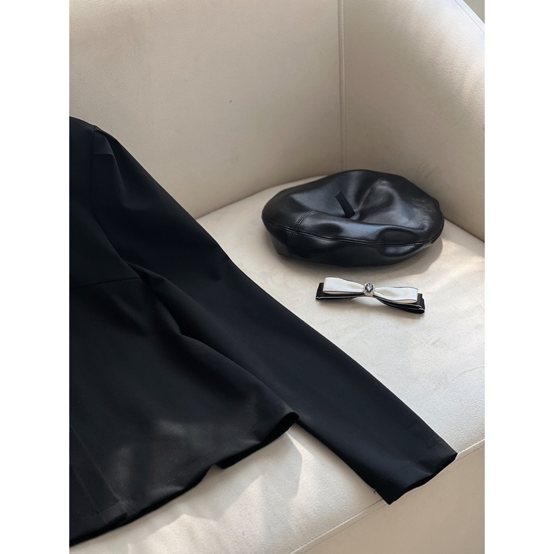 OUTSET - Áo Amanda cổ tàu