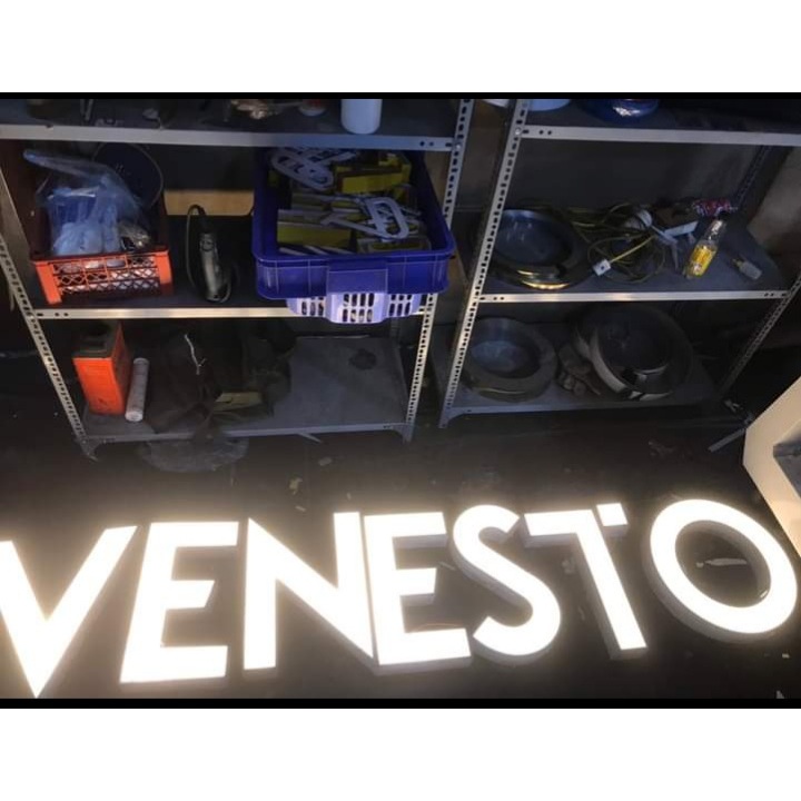 Chữ decor gắn biển có đèn