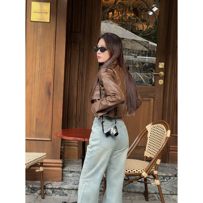 Hiin - Quần jeans suông xanh nhạt basic 8738