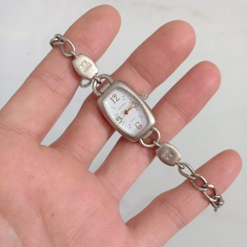 Đồng hồ si nữ hiệu K.K.CLUB màu xám bạc