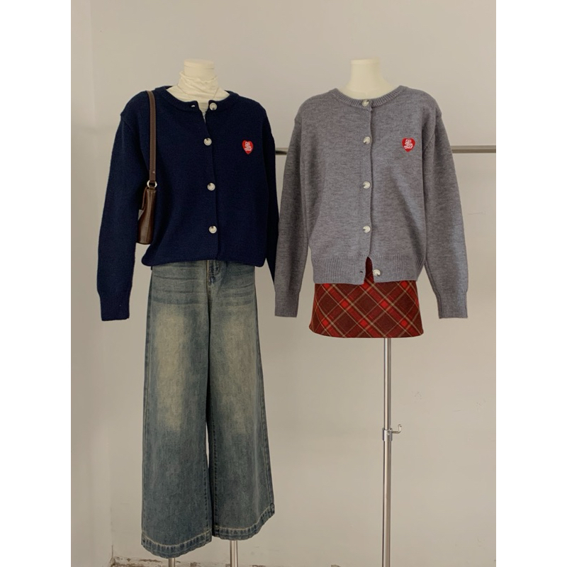 KAYY. Áo cardigan len thêu tim _ A996