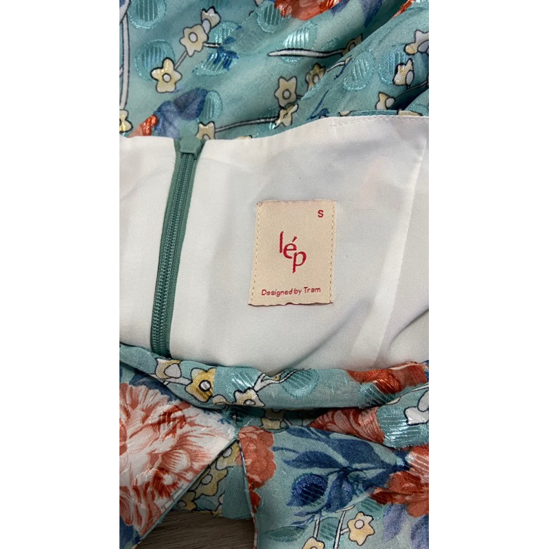 Đầm cổ yếm Lép size S