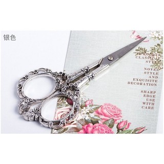 kéo cắt form móng giả hoàng cung
