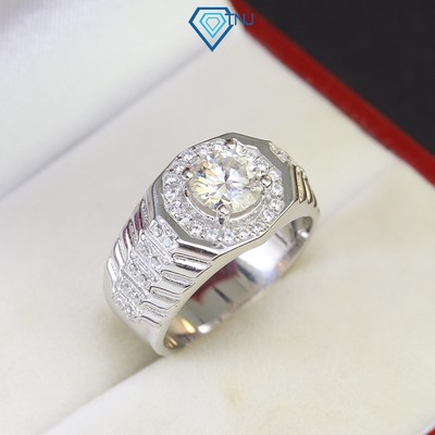 Nhẫn bạc nam Moissanite 7.0mm xi bạch kim kèm thẻ tra cứu đá viền hạ bậc đính đá sang trọng NNAM0063 - Trang Sức TNJ