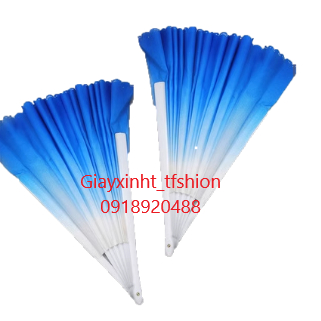 Quạt múa dưỡng sinh nan nhựa