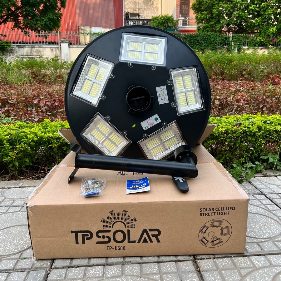 Thanh Tay, Trụ Lắp Đèn Năng Lượng Mặt Trời UFO TP Solar