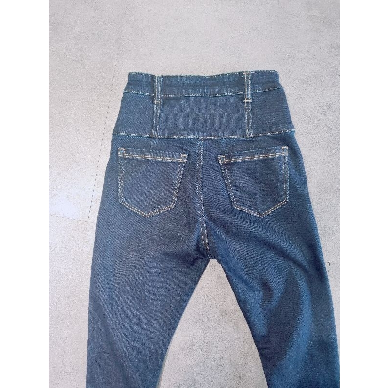 Quần Jean nữ lưng cao có 3 cài Elder Nude VNXK