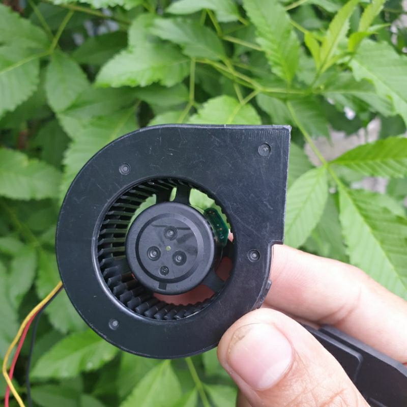 Set 1kg ~ 24 cái quạt sò 12v 0.58A gió nhìu, mới 100% Nidec