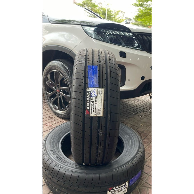 Lốp Yokohama 235/60R18 BluEarth XT AE61