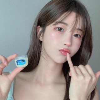 Sáp dưỡng môi Vaseline Lip Therapy 7gr