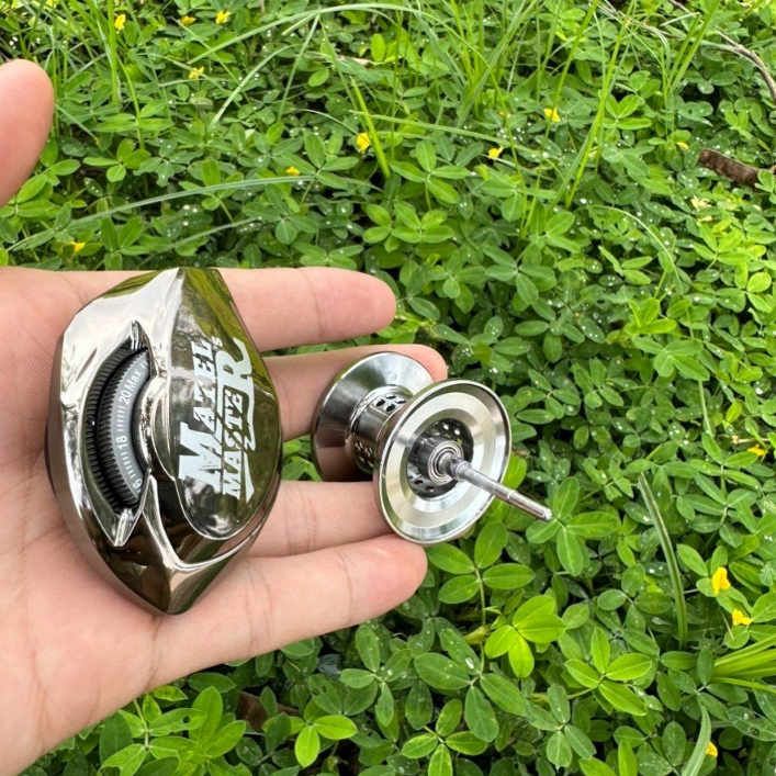 Máy câu lure máy ngang câu cá Matel Master tay trái và tay phải tải cá 12kg