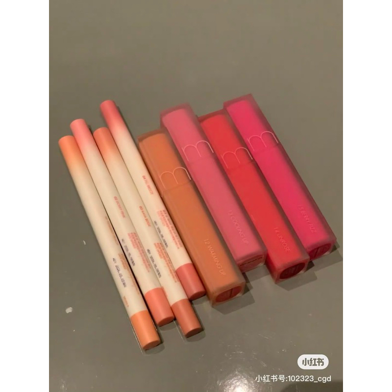 Chì Kẻ Viền Môi Nhung Lì Thiết Kế 2 Đầu Romand Lip Mate Pencil