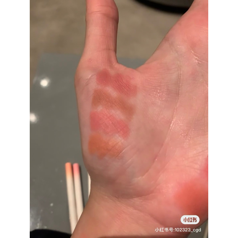 Chì Kẻ Viền Môi Nhung Lì Thiết Kế 2 Đầu Romand Lip Mate Pencil