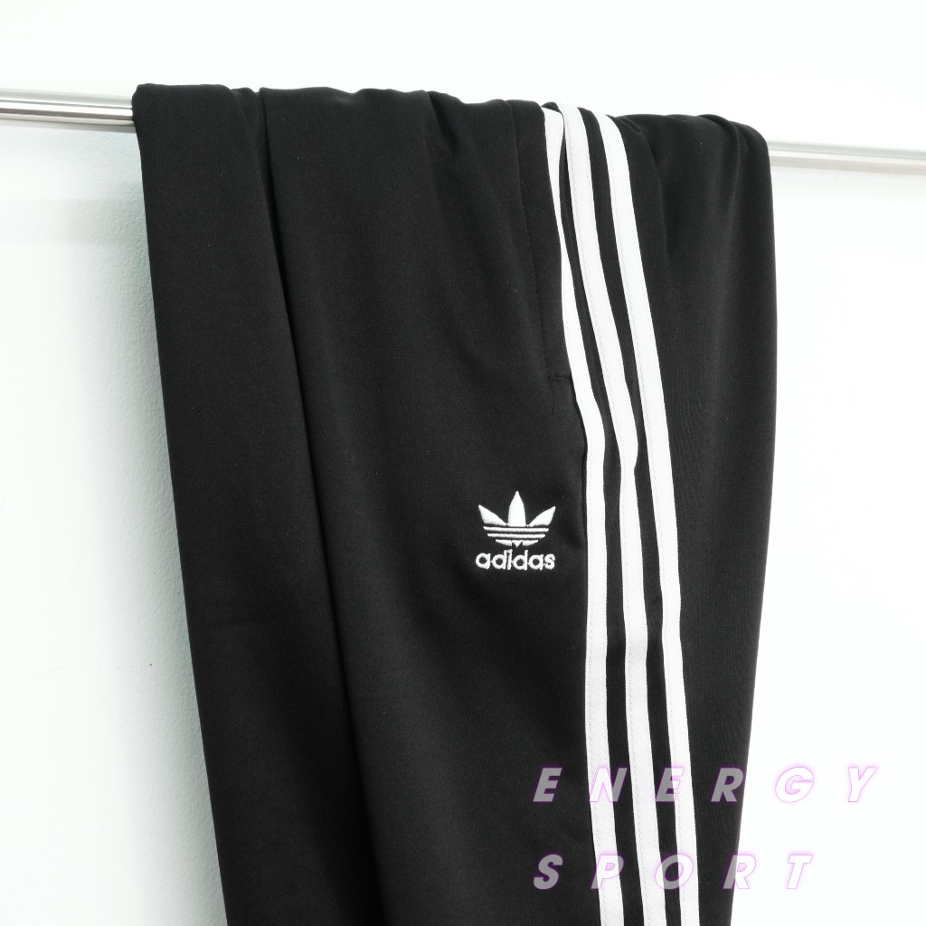 Bộ Quần Áo Thể Thao Unisex Nam Nữ Adidas Adicolor Classic Primeblue SST Track - Màu Đen