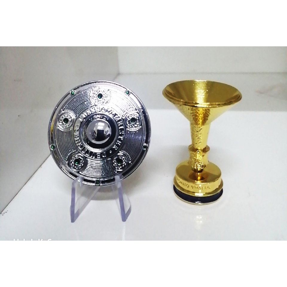 Mô hình cup bóng đá kim loại đặc