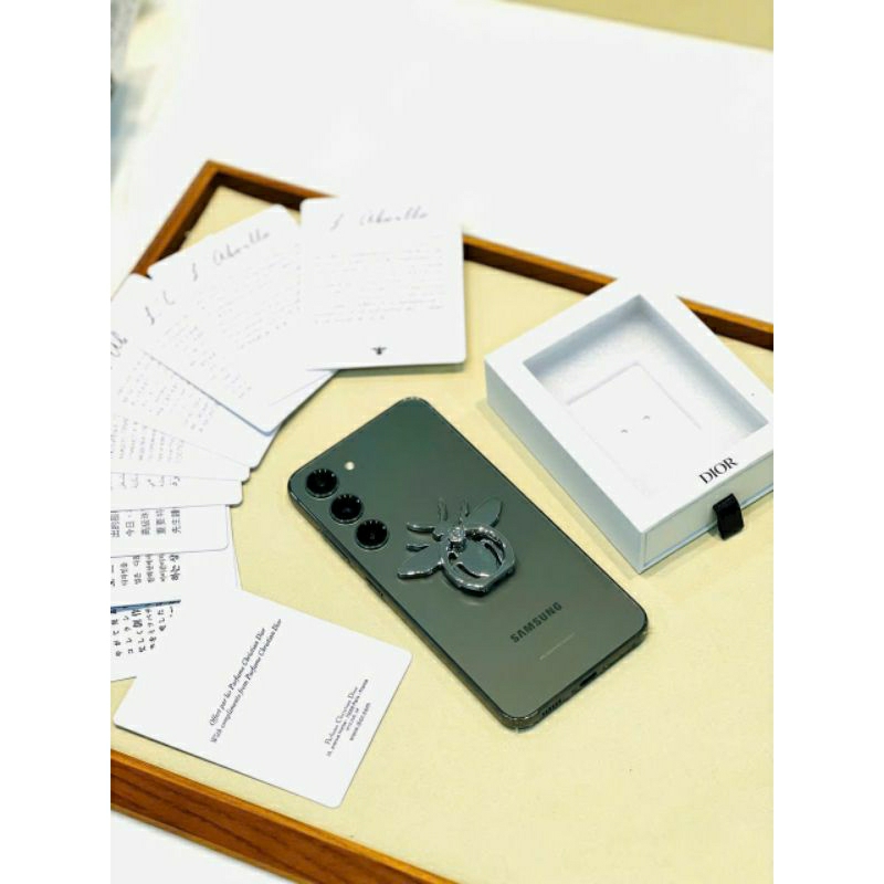 GIFT DIOR PHONE RING