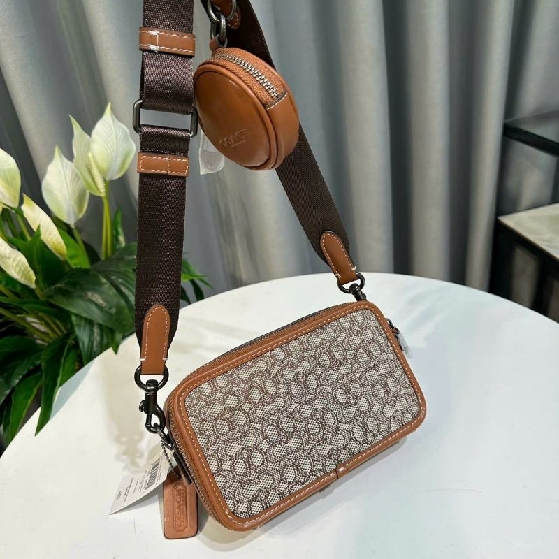 Túi đeo chéo coac.h CHARTER SLIM CROSSBODY IN MICRO SIGNATURE JACQUARD✨Mẫu túi coac.h nam nhỏ gọn dễ dùng