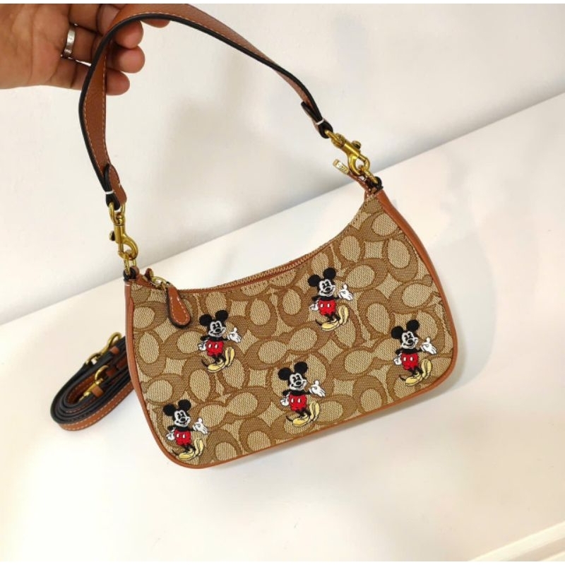 Túi Disney X Coach Teri Shoulder Bag With Mickey Mouse