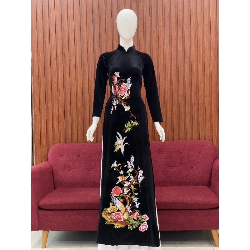 Áo nhung thêu cổ truyền thống