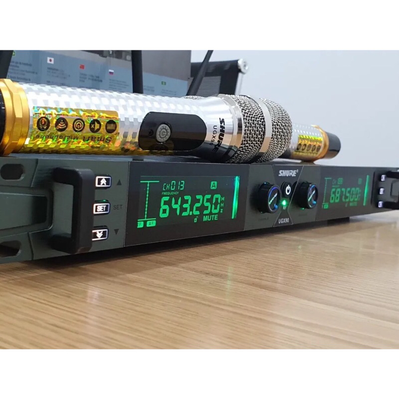 Micro karaoke không dây Shure UGX-90 Mẫu 2024