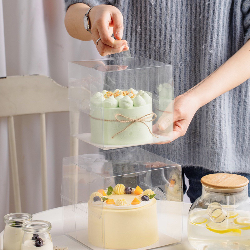 Hộp mica trong đựng bánh sinh nhật kèm đế size 15x15x13cm