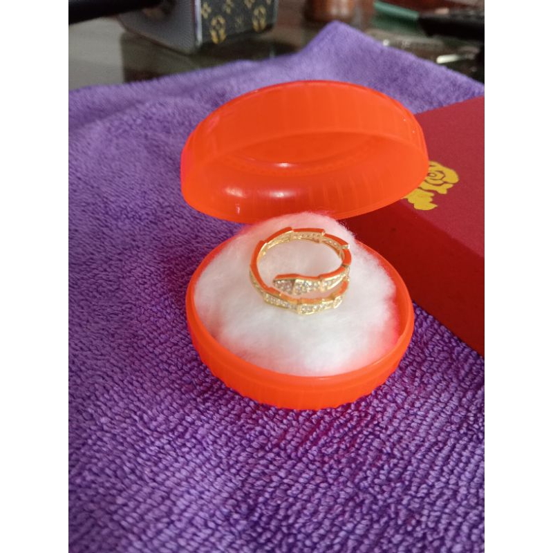 Nhẫn rắn b.ạc ta si v.àng cho người tuổi rắn