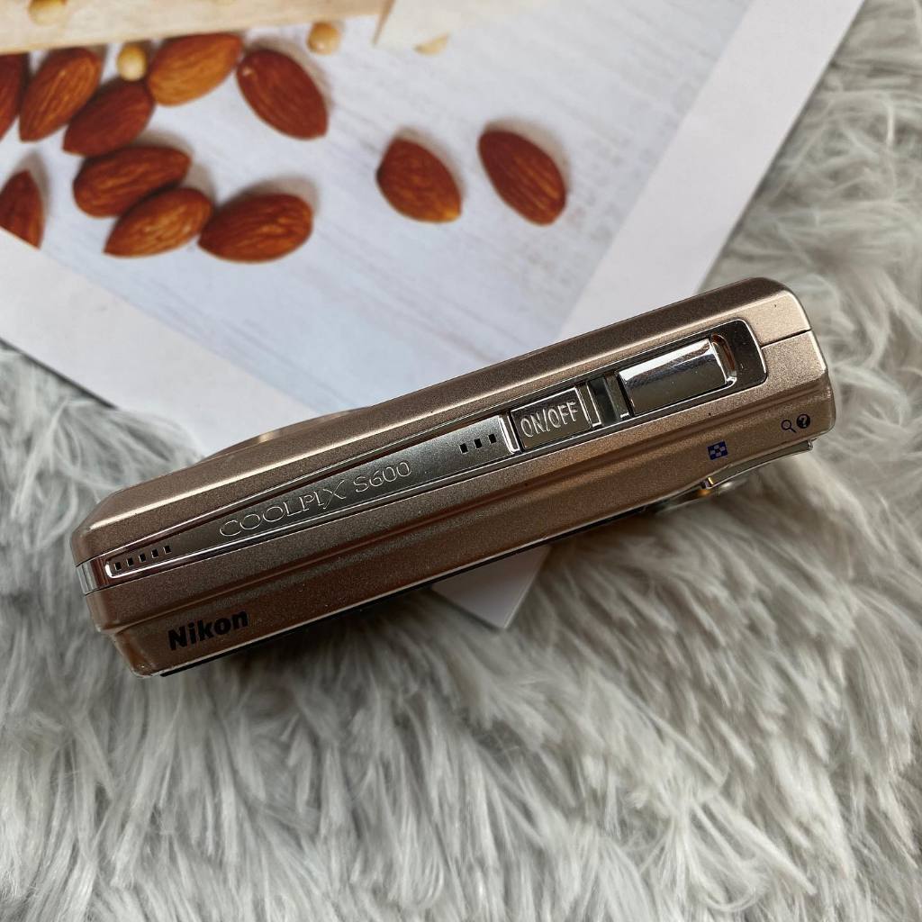 Máy ảnh kỹ thuật số Nikon Coolpix S600