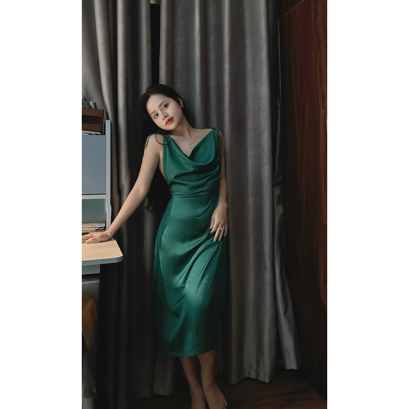 Pass đầm hãng Emwear xanh lá