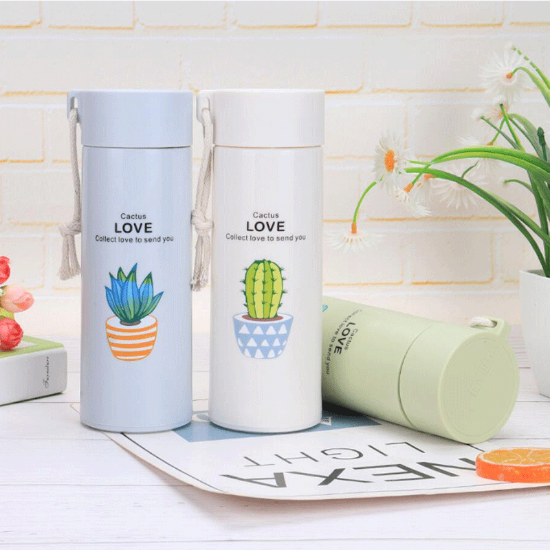 Bình đựng nước siêu đẹp in hình cây xương rồng 400ml cực kỳ đáng yêu dành cho các bé mang đến lớp có dây đeo