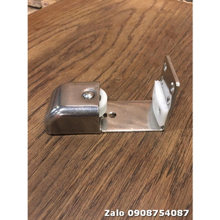 Dẫn hướng cửa lùa có khung nhôm hoặc gỗ
