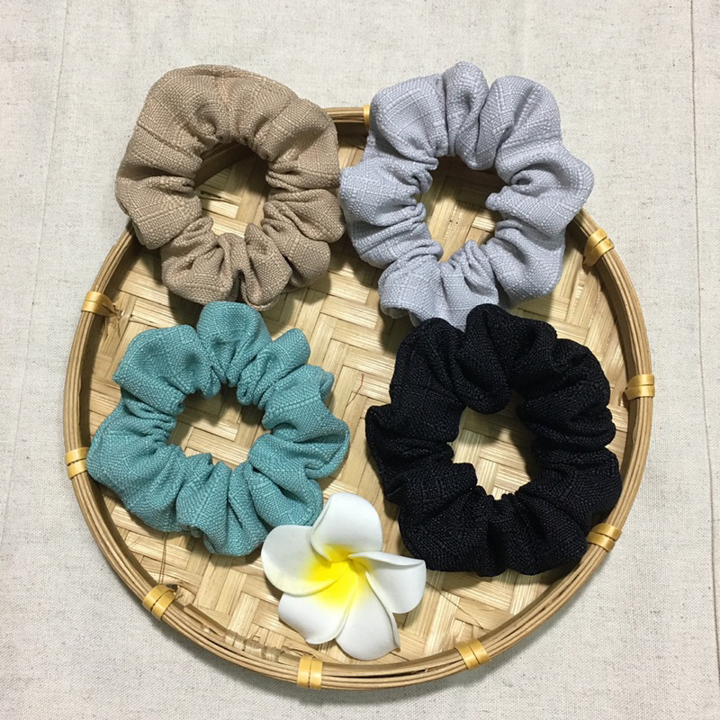 Dây Cột Tóc Vải Scrunchies Size 1  phù hợp với tóc mỏng và vừa phải.