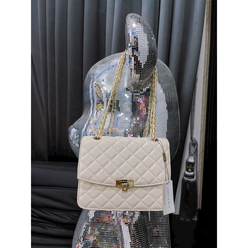 Túi charles keith quilted 2màu đeo chéo