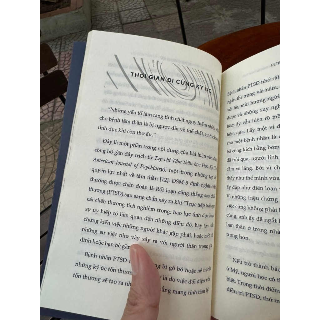 Sách -  Hố Đen Tâm Lý - Ghi Chép Từ Bác Sĩ Tâm Thần Tại New York - Peter Jongho Na - Hương Anh dịch – NXB Thanh