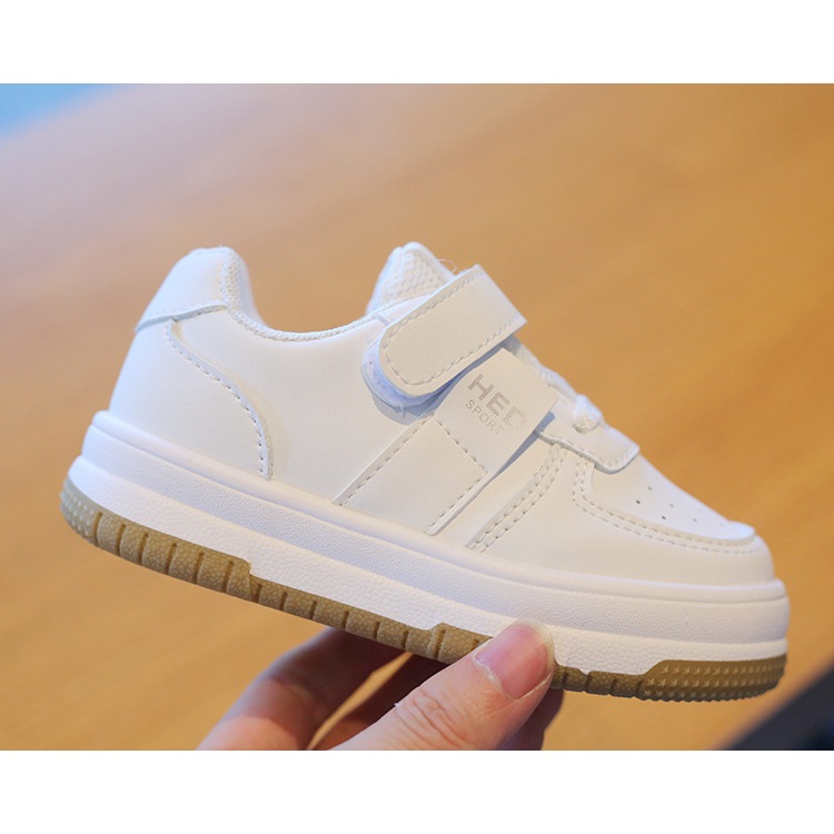 Giày thể thao trẻ em 5 đến 12 tuổi siêu nhẹ, siêu thoáng khí