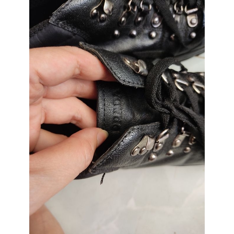 Bốt da thật P r a d a size 39