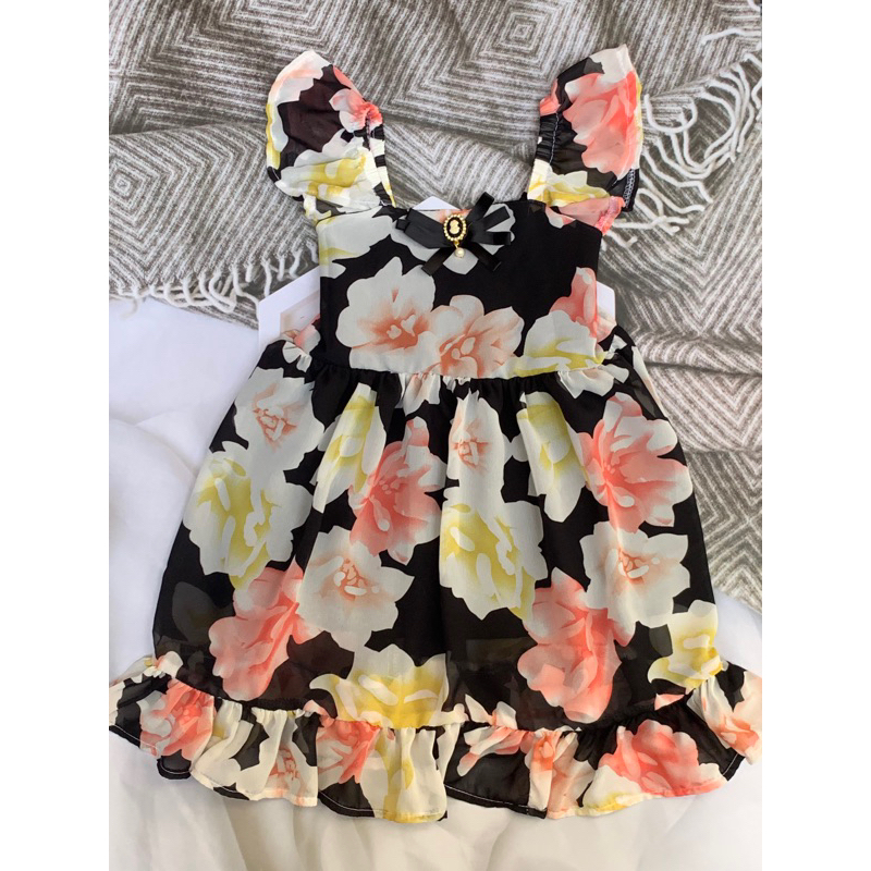 Đầm hoa bé gái