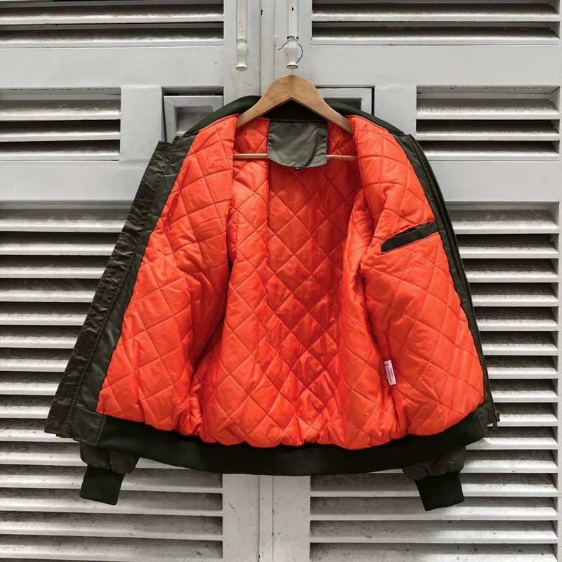 BOMBER PHI CÔNG TRẦN BÔNG DÀY DẶN ẤM ÁP