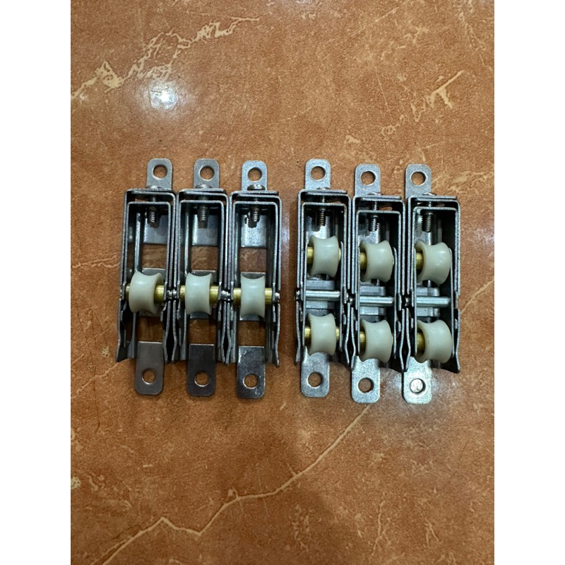 Bánh xe cửa lùa xingfa 55,cửa lùa 55 vát cạnh ,bánh xe innox lùa cho cửa sổ ,cửa đi nhôm